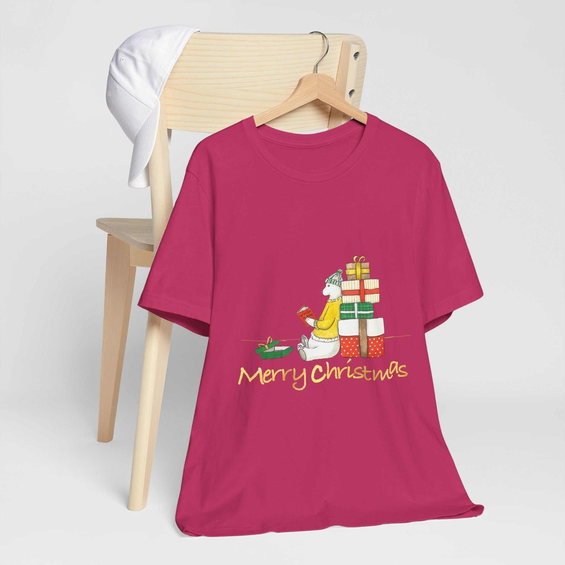 Christmas gift bear shirt, colorful and funny T-shirt for men and women.