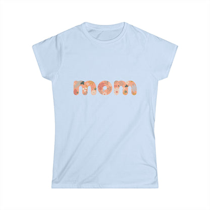 Women's Softstyle Tee, Model "Mom2"