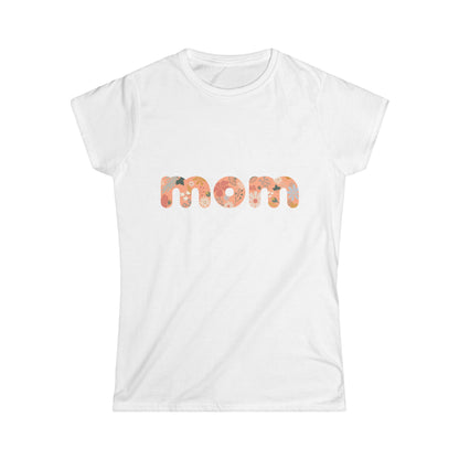 Women's Softstyle Tee, Model "Mom2"